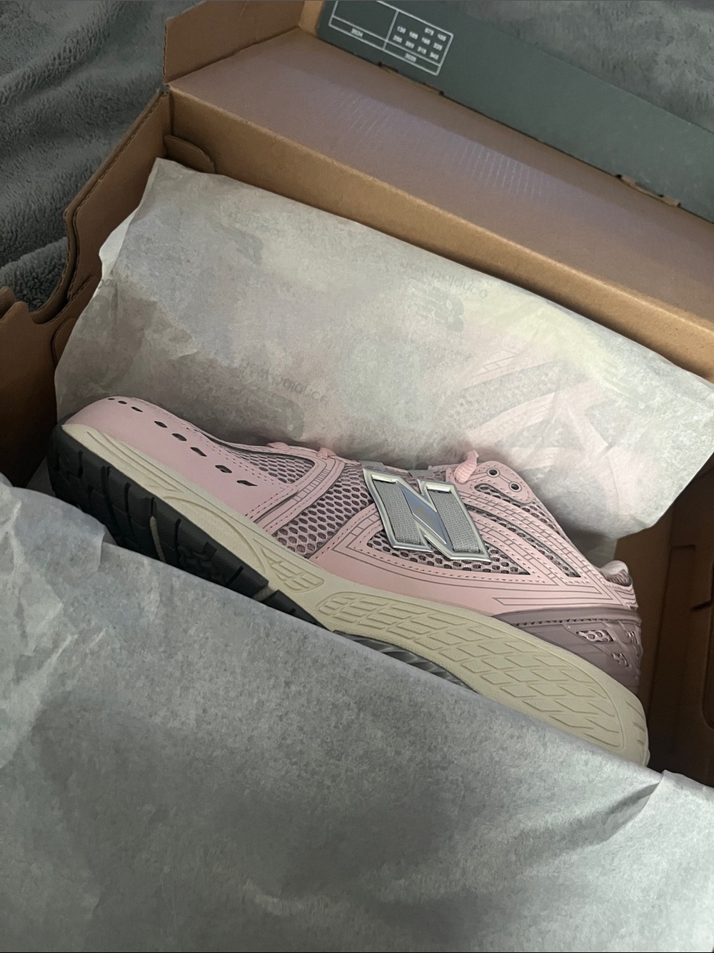 New Balance Women's Light Pink Athletic Sneakers with Silver Logo